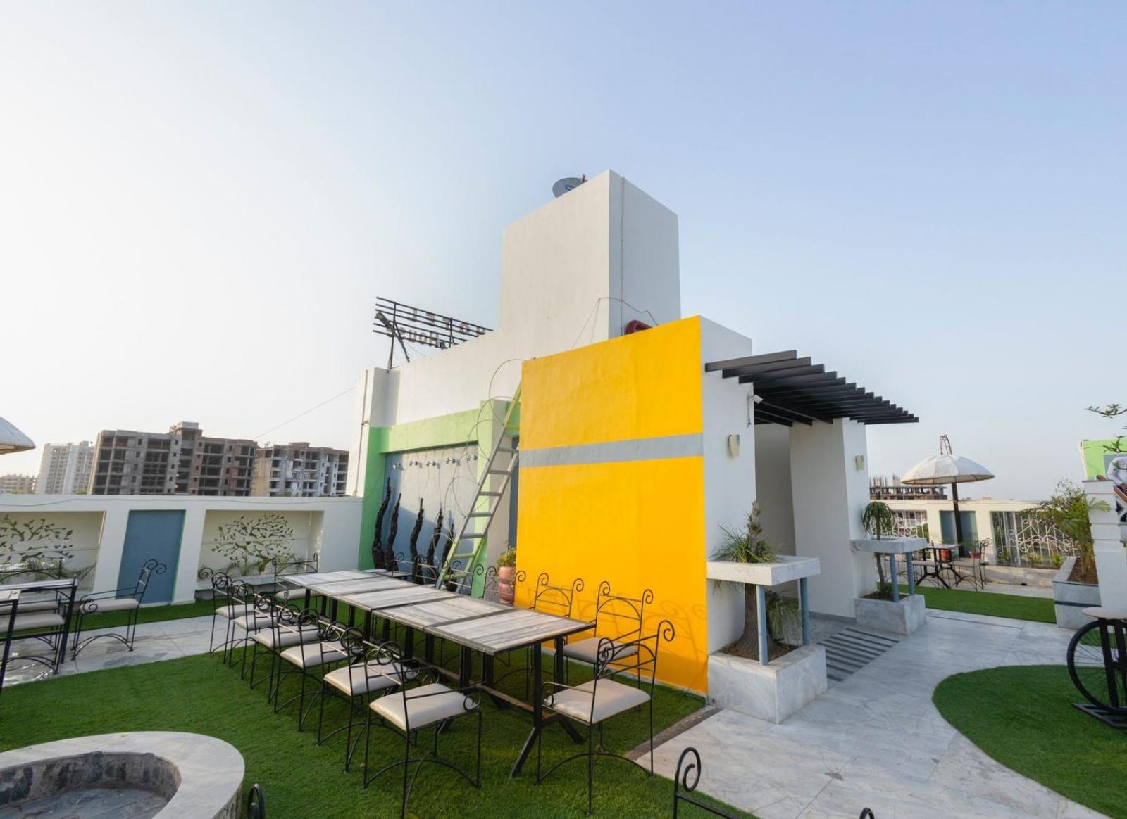 Hotel Sahibs Lighthouse - Swimming Pool Agra  Exterior foto